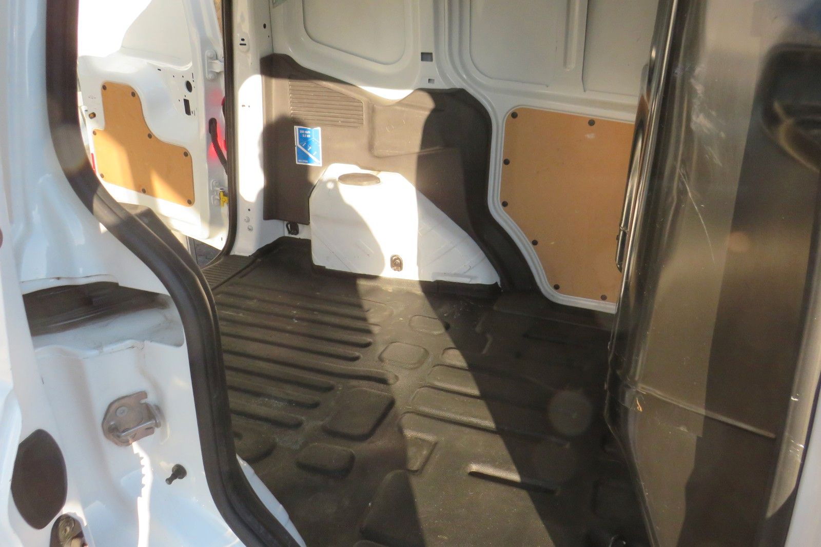 Fahrzeugabbildung Ford Transit Courier Trend KASTEN KLIMA FLÜGEL 1.HD