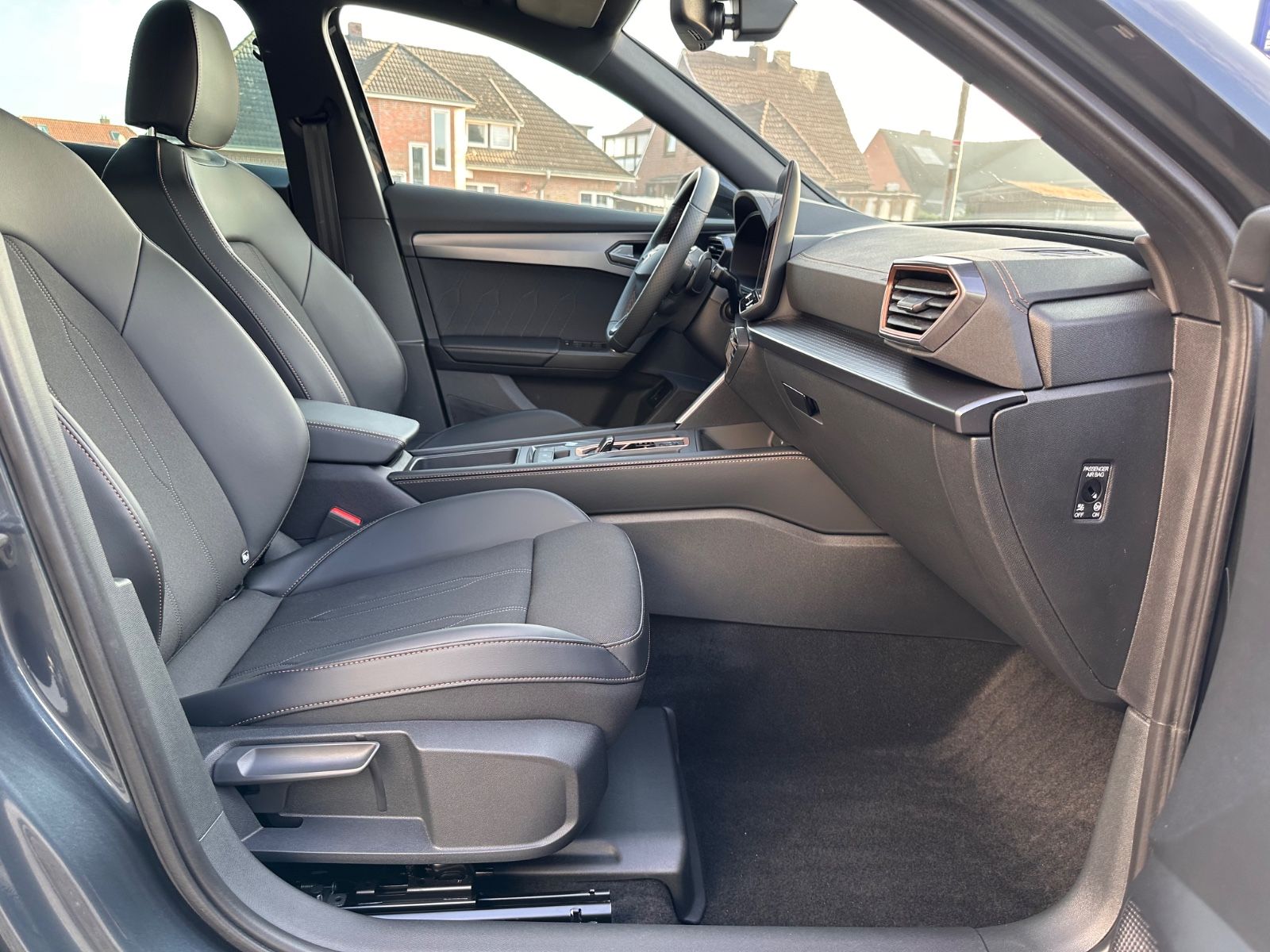 Fahrzeugabbildung CUPRA Formentor 1.5 eTSI DSG Pano/AHK/ACC/APP/LED/SHZG
