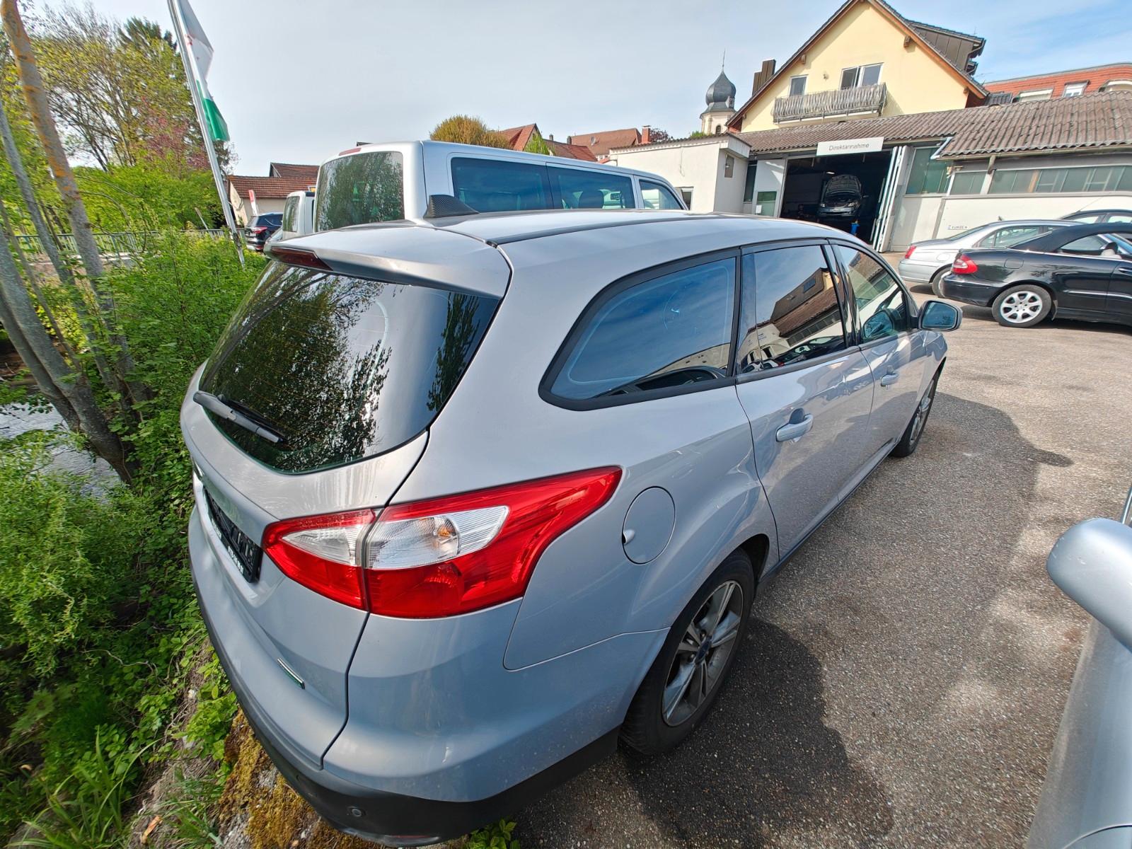 Ford Focus 2013 — engine 998 cm³, 125 HP (92kW)