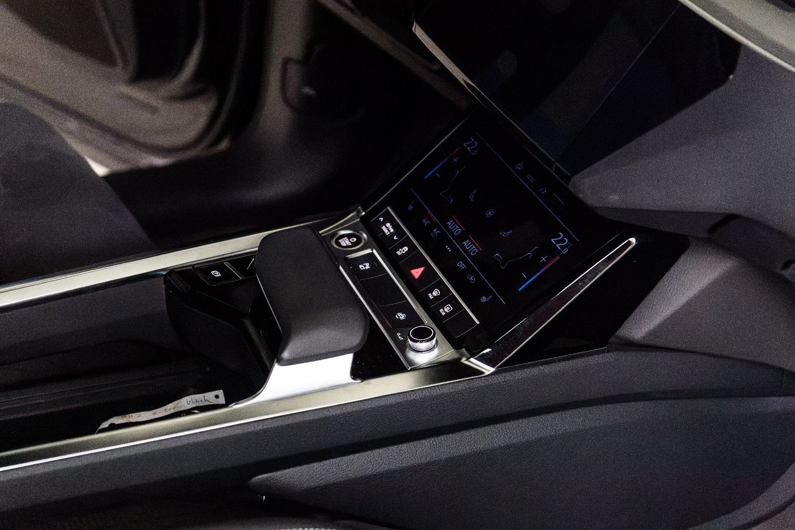 Fahrzeugabbildung Audi e-tron 55 quattro S line NAVI+LED+SZH