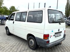 Fahrzeugabbildung T4 Kombi Transporter Bus 2.5 9-Sitzer