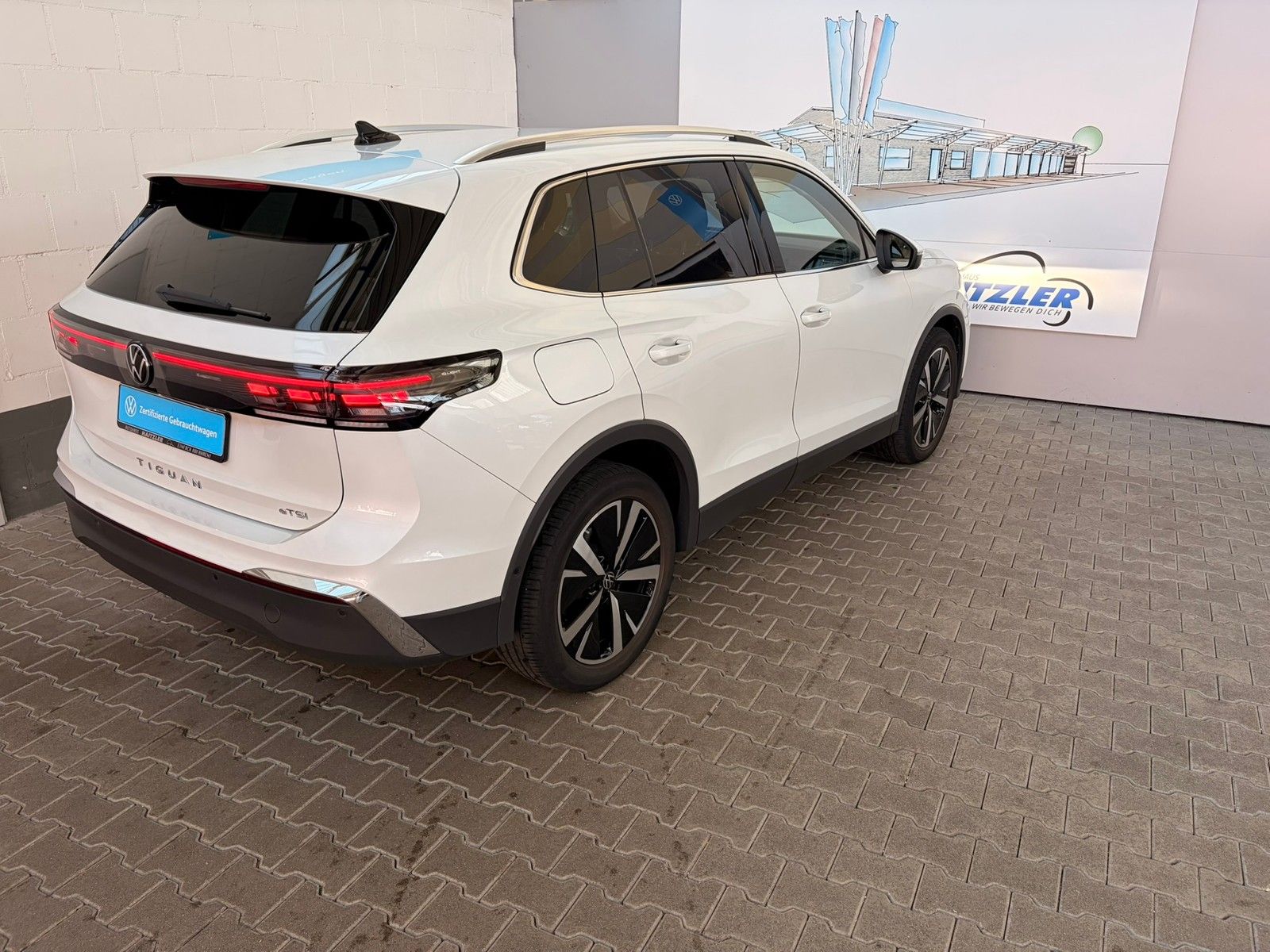 Fahrzeugabbildung Volkswagen Tiguan Elegance 1.5 eTSI DSG +ACC +IQ.Light +AHK