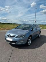 Opel Astra J Sportstourer | sehr gepflegt ... - Opel Astra aus 2010: Sports