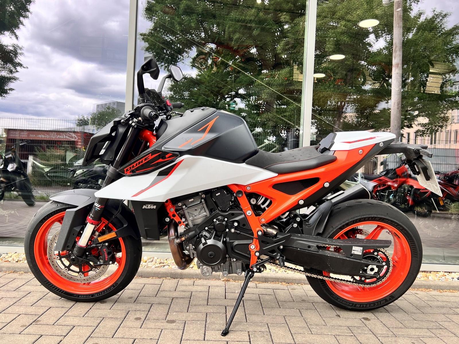 KTM 990 Duke R
