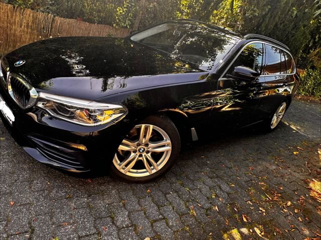 BMW 520d xDrive Touring A -ACC,360Grad, Servicepaket