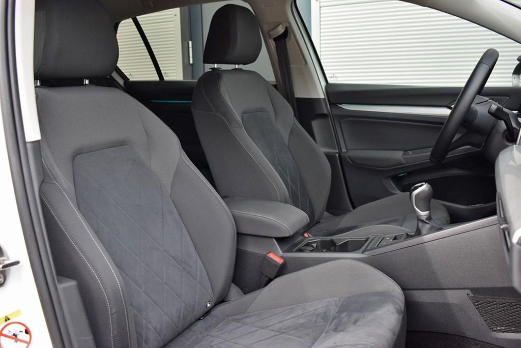 Volkswagen Golf VIII 1.5 TSI 6-Gang *Life*LED*AHK*RüKam*ACC, миниатюра 5