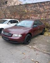 Audi A4 B5 - Audi A4 aus 1995 mit Benzin-Antrieb: Limousine