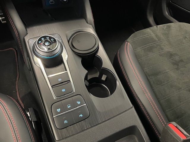 Fahrzeugabbildung Ford Kuga ST-Line X HUD Navi Digitales Cockpit Sounds