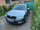 Skoda Octavia 1.6 FSI Elegance Elegance - Skoda Octavia aus 2006: Elegance