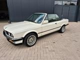 BMW 325i Cabrio 1. Variante mit Chromstoßs... - BMW 325 aus 1987: Cabrio