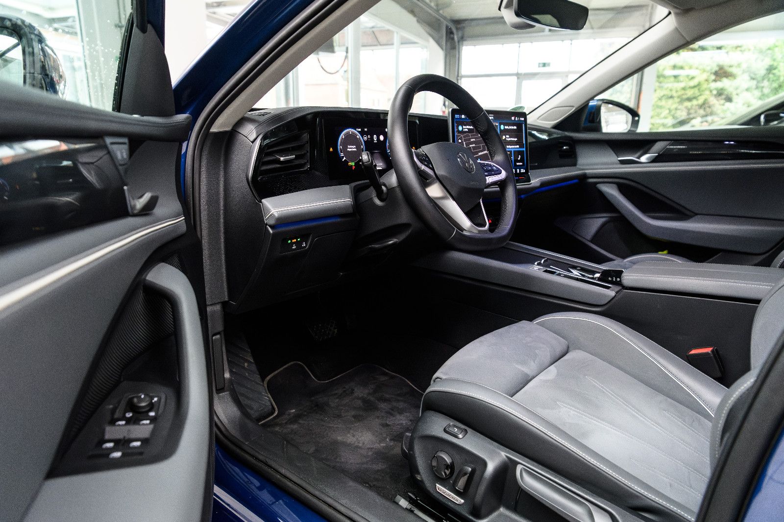 Fahrzeugabbildung Volkswagen Passat Variant 2.0 TDI 110 kW+AHK+SHZ+STANDHEIZU