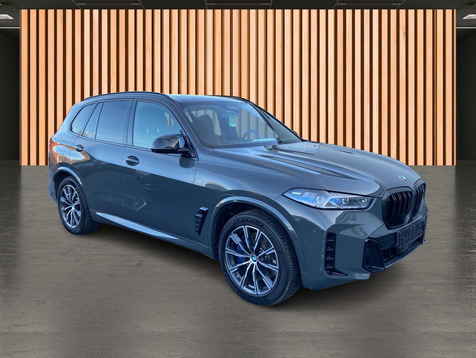 BMW X5 M60 i xDrive*NP 144.000€*SkyLounge
