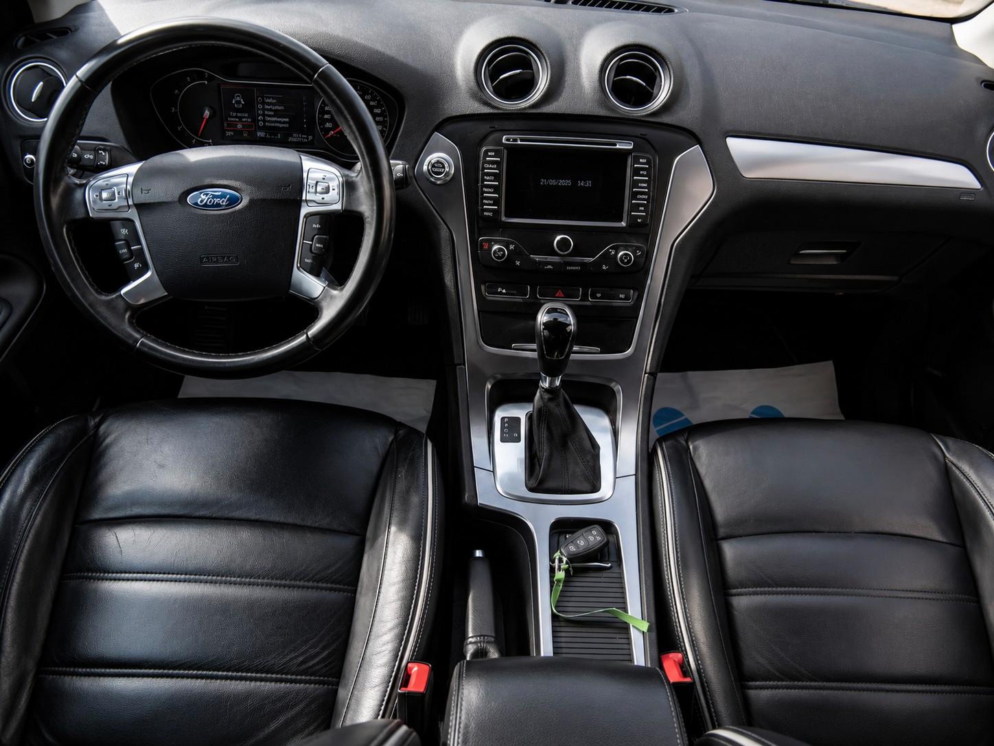 Ford Mondeo 2011 — photo 11