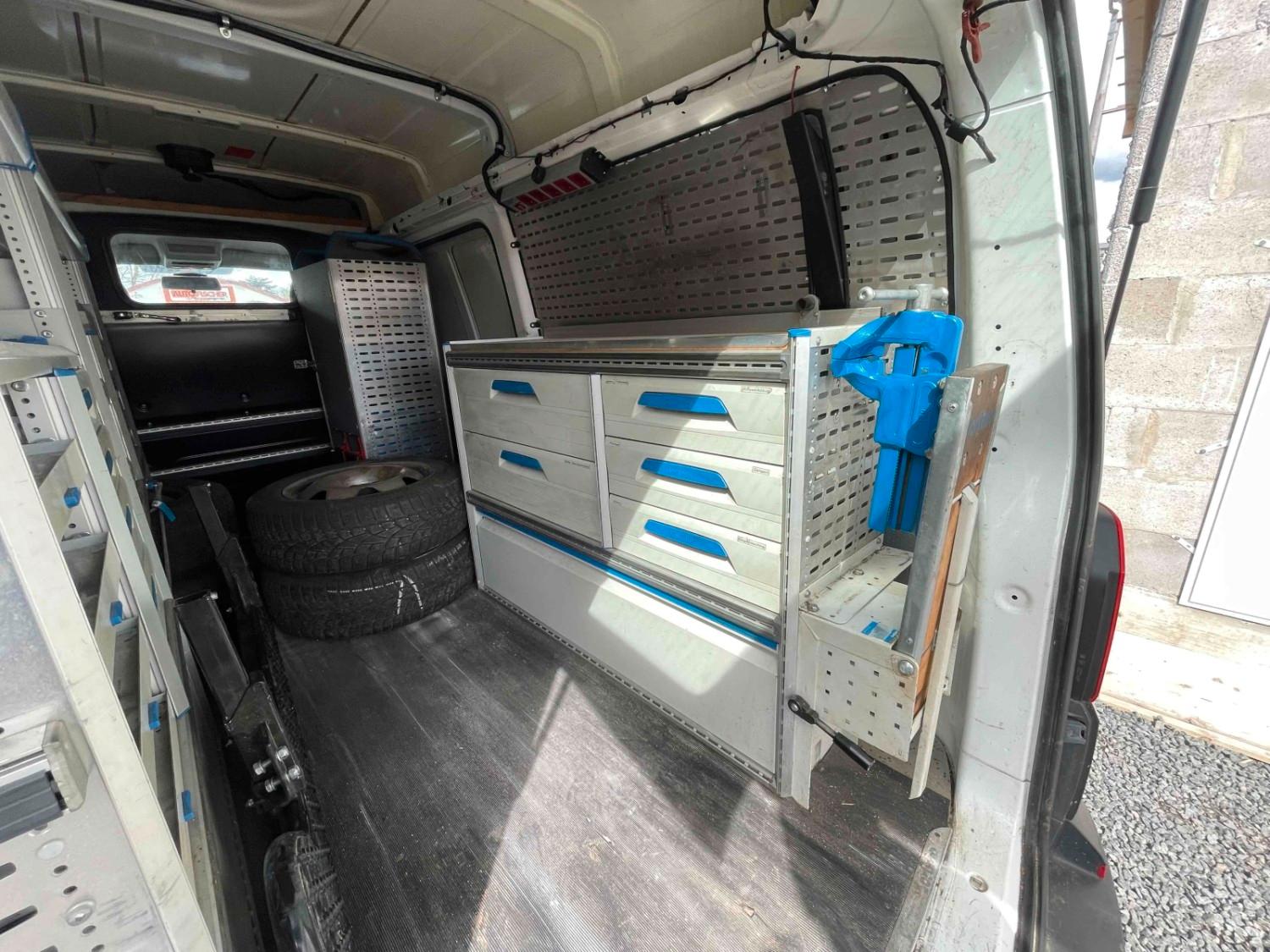 Volkswagen T6 Transporter Kasten Mittelhochdach lang  Klima