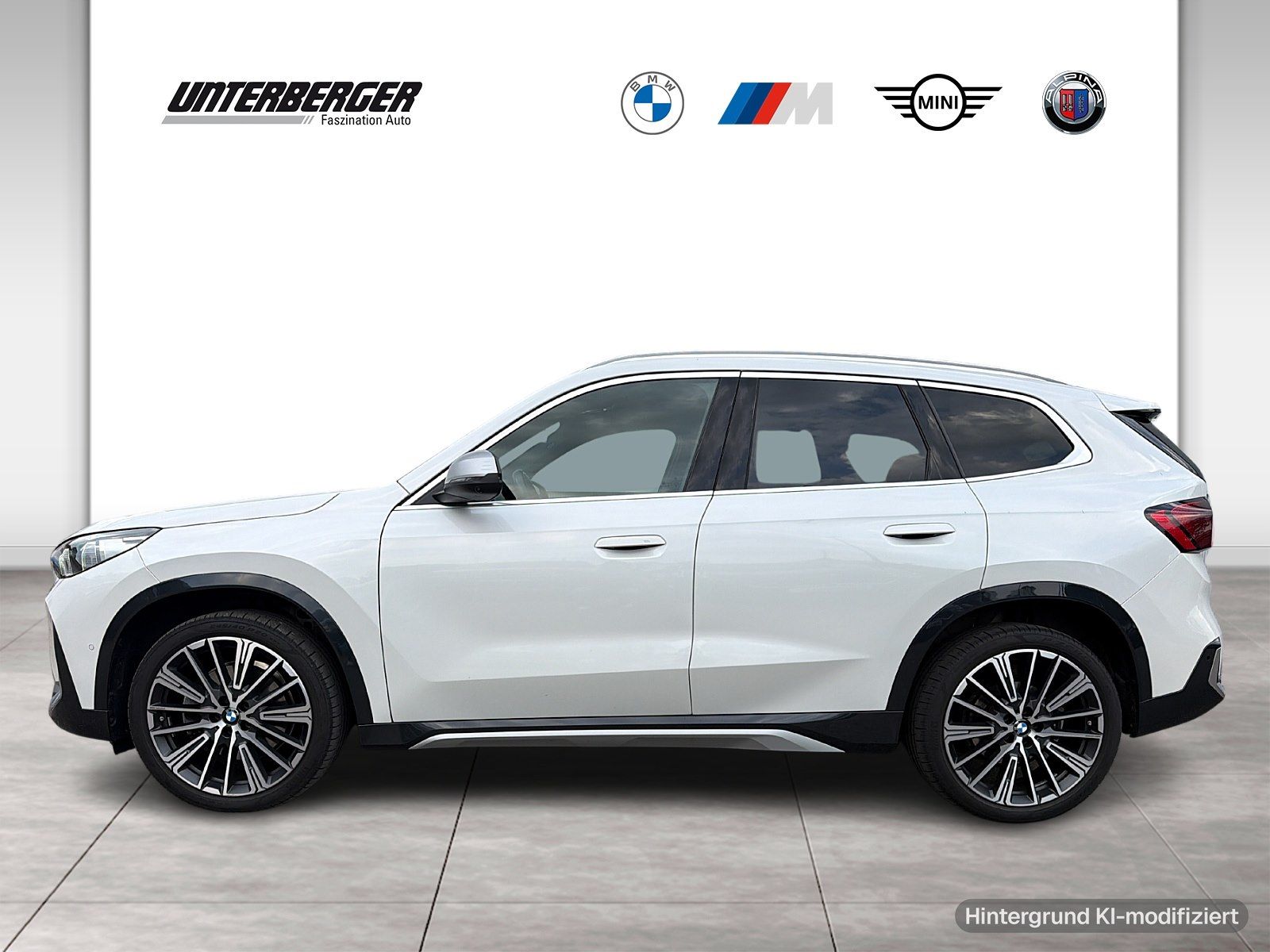 BMW X1 xDrive23i xLine 20 ASHK Head-Up Pano HK HiFi foto 3