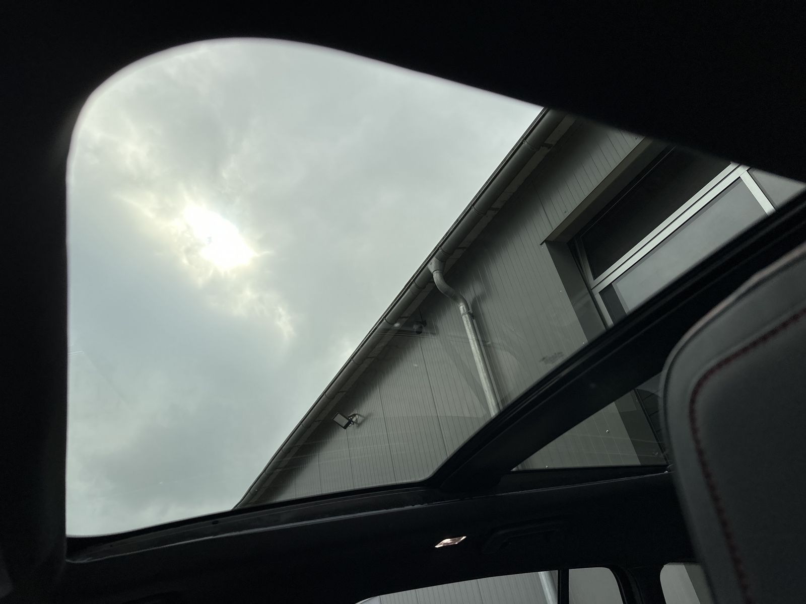 Fahrzeugabbildung Ford Focus Turnier 2.3 EB Aut. ST X NAV+LED+KAM+PANO