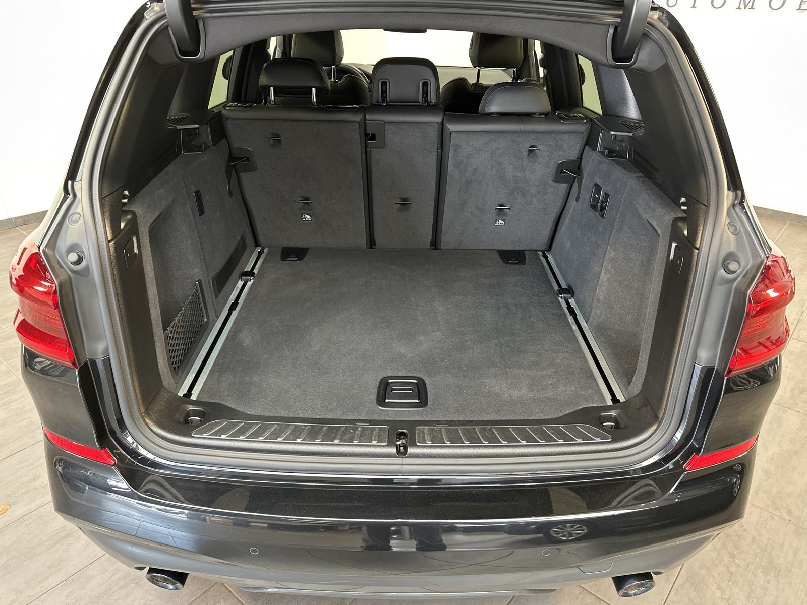 Fahrzeugabbildung BMW X3 xDrive20d M-Sport NAV+LED+HEAD-UP+KEYLESS+DAB