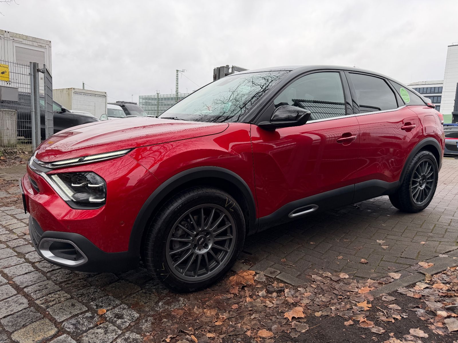 Fahrzeugabbildung Citroën C4 Lim. Max*PANO*HEADUP*KAMERA*TEILLEDER*PDC*ALU