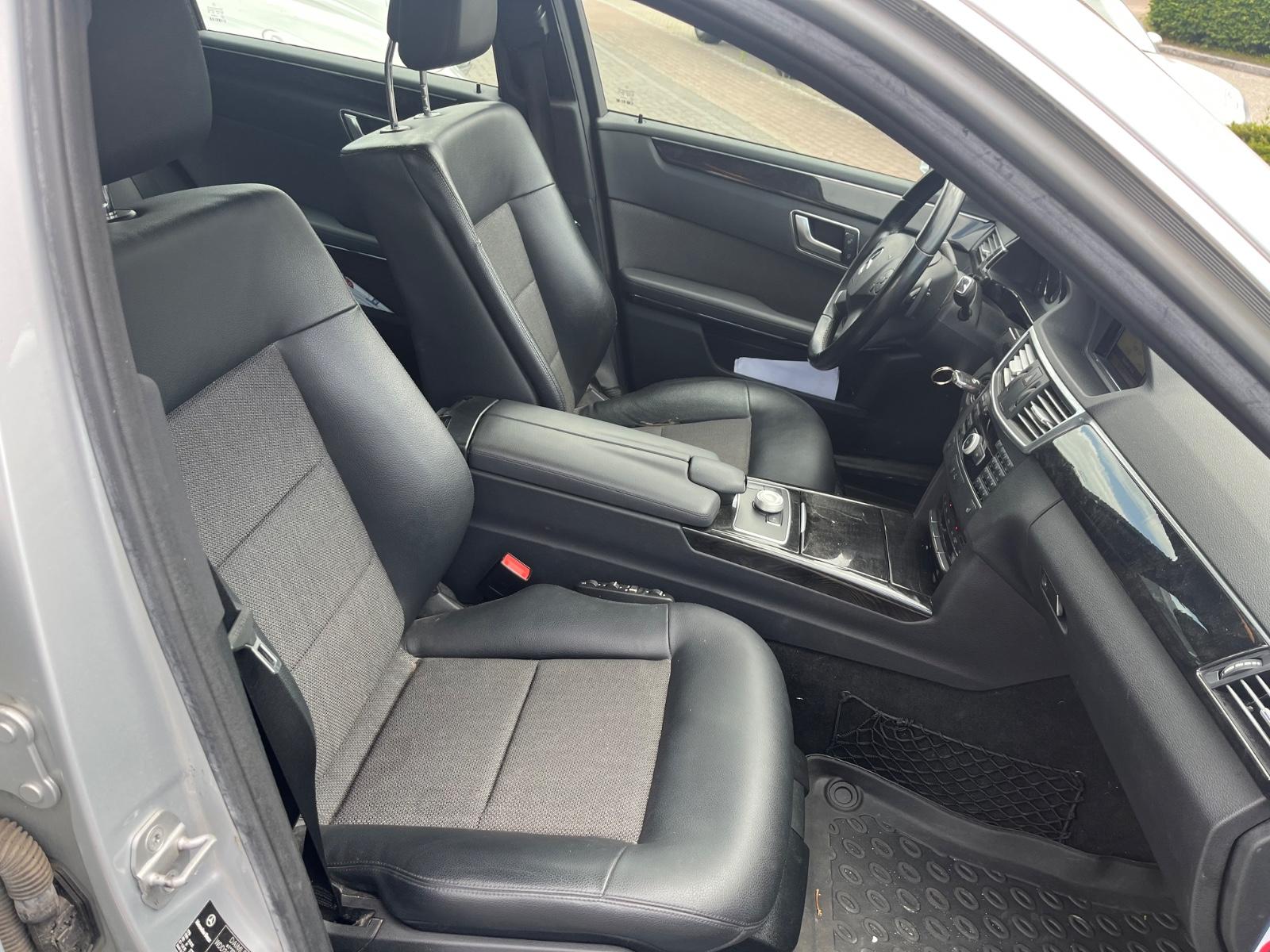 Mercedes-Benz E300 2011 — photo 11