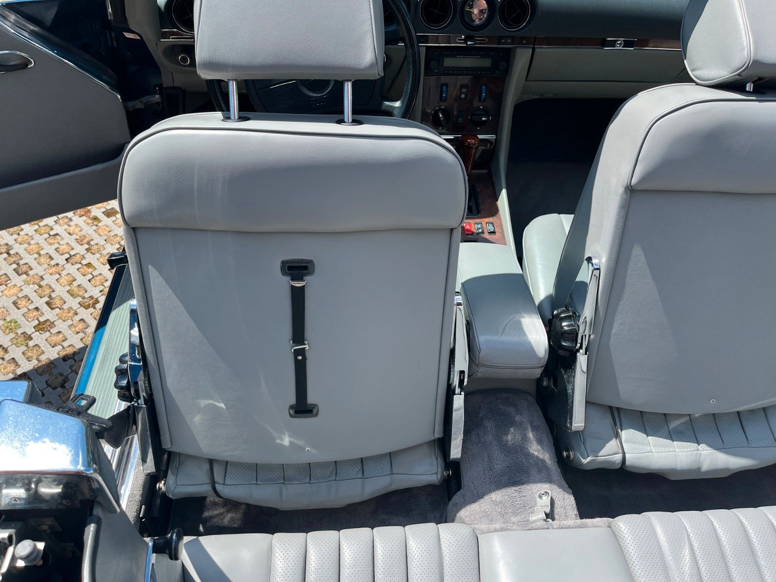 Fahrzeugabbildung Mercedes-Benz SL 300
