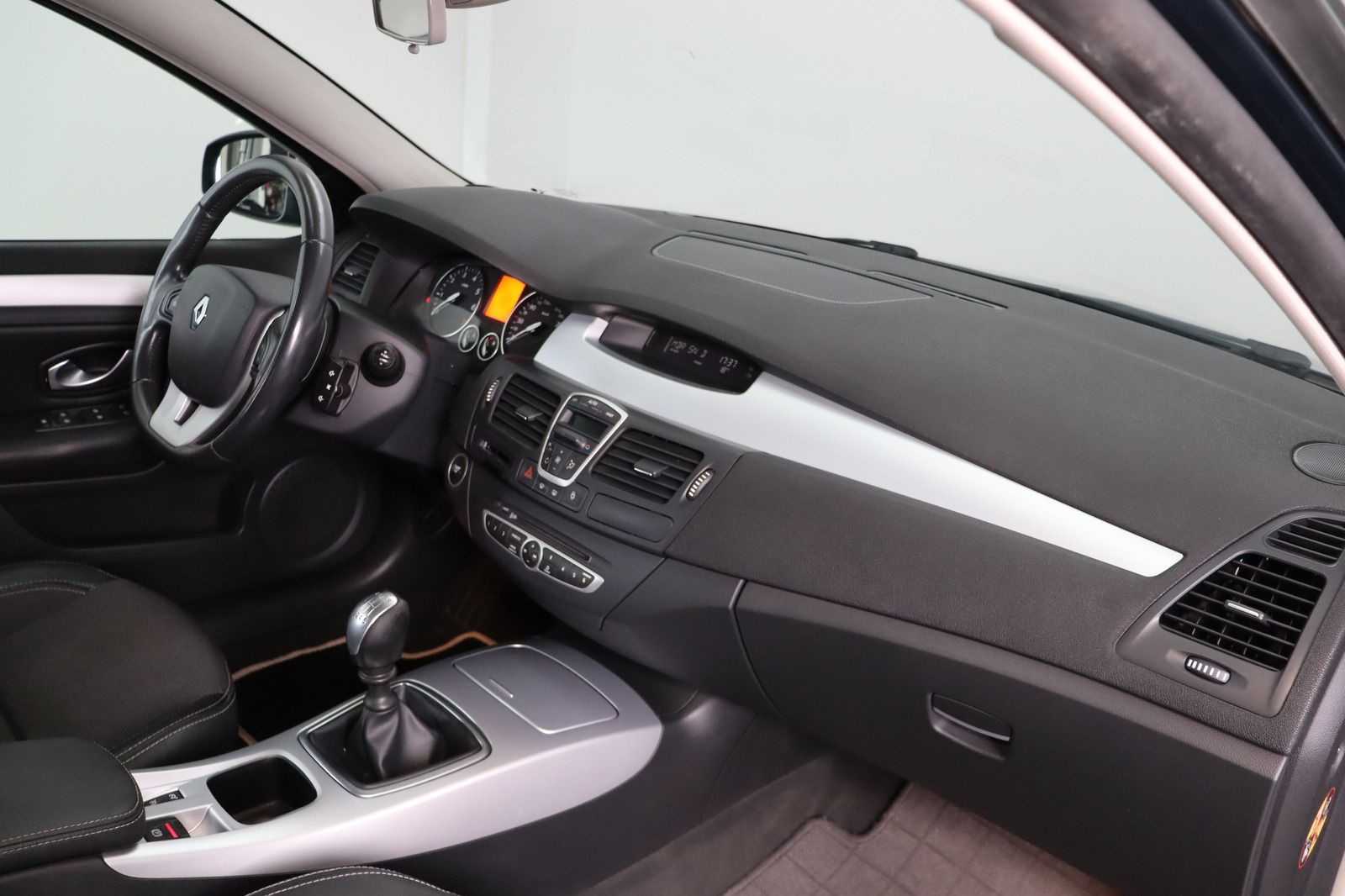 Fahrzeugabbildung Renault Laguna Dynamique 2.0 16V * HU/AU bis 07.26 * AHK