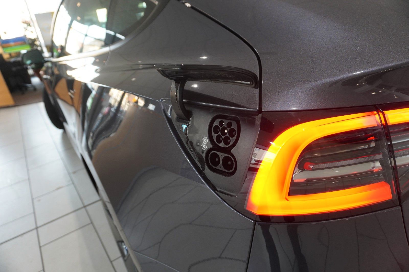 Fahrzeugabbildung Tesla Model 3 LONGRANGE DUAL-MOTOR NAVI/KAMERA/SH/PANO