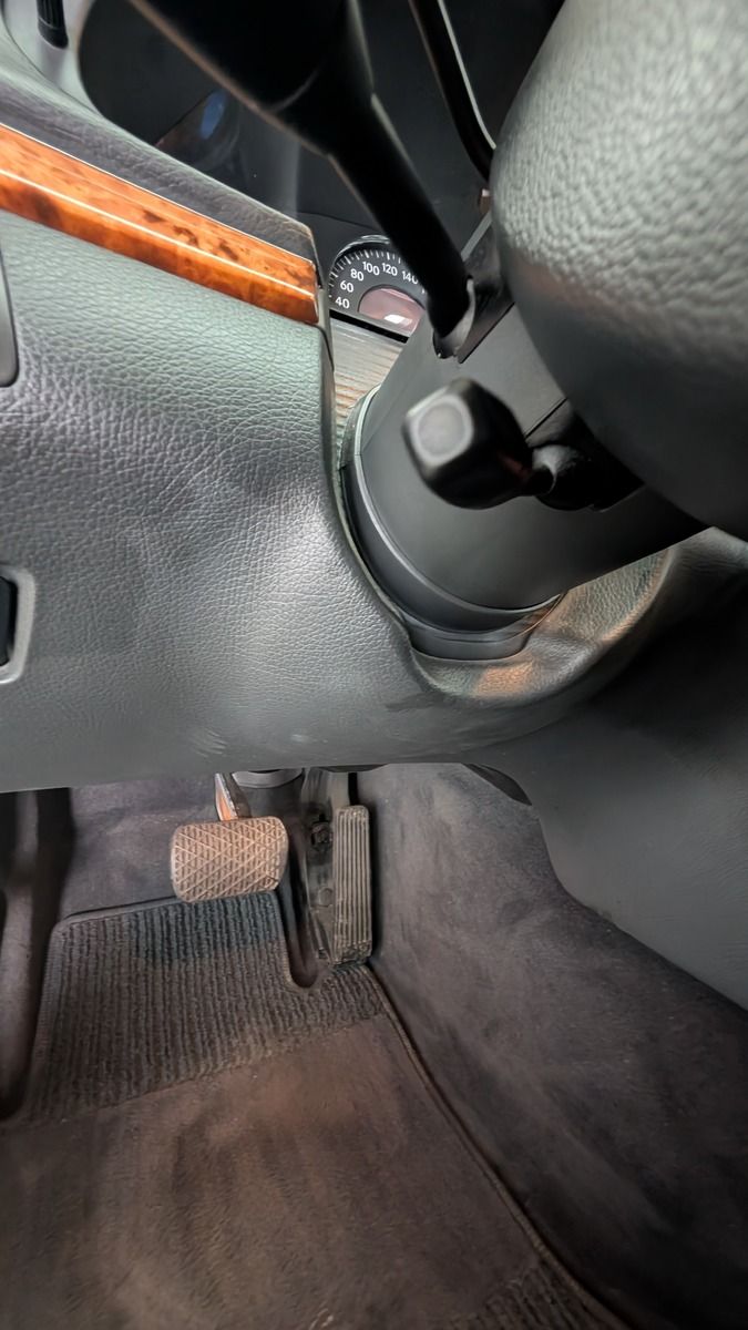 Fahrzeugabbildung Mercedes-Benz E 320 4Matic * Bi- Xenon * STHZ * Elegance