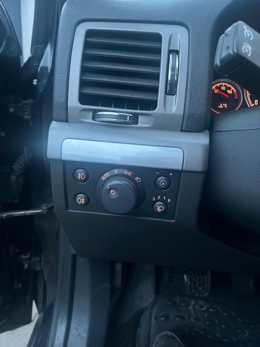 Opel Vectra 2006 — photo 11