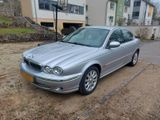Jaguar X-Type 2.5l V6 - Jaguar X-Type aus 2001