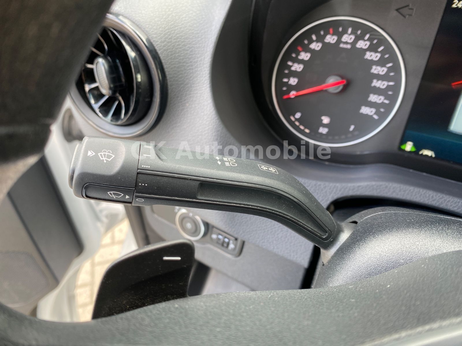 Fahrzeugabbildung Mercedes-Benz Sprinter III Mixto 319CDI Autom./5 Sitze/Navi