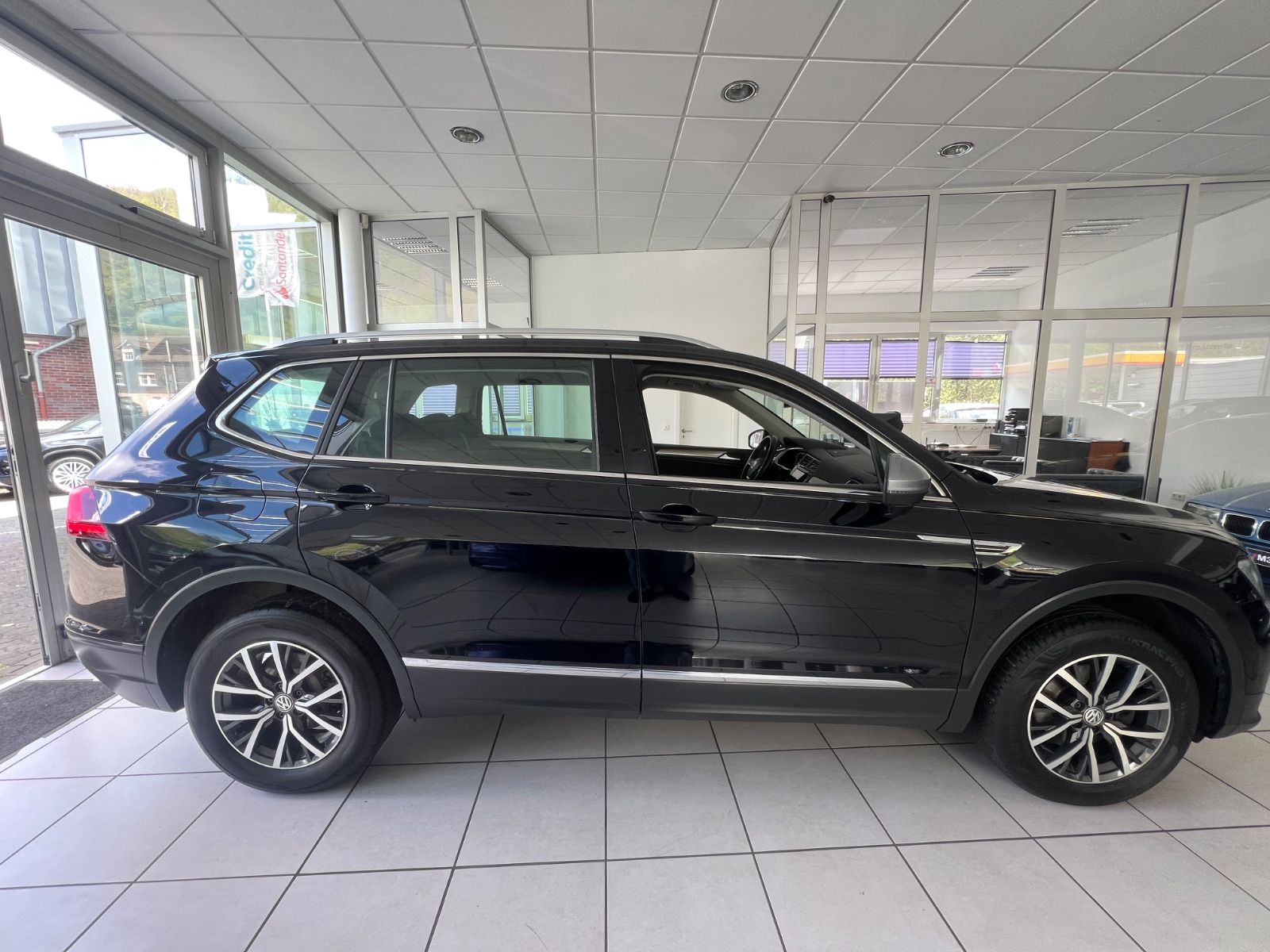 Fahrzeugabbildung Volkswagen Tiguan Allspace 2.0TDI DSG Comfortline 7.SITZER
