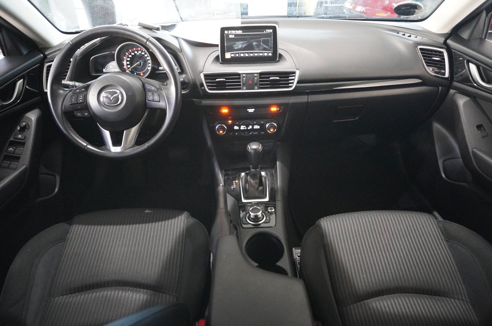 Fahrzeugabbildung Mazda 3 Lim. 2.0 SKYACTIVE VISION KLIMA/SHZ/PDC/TEMP.