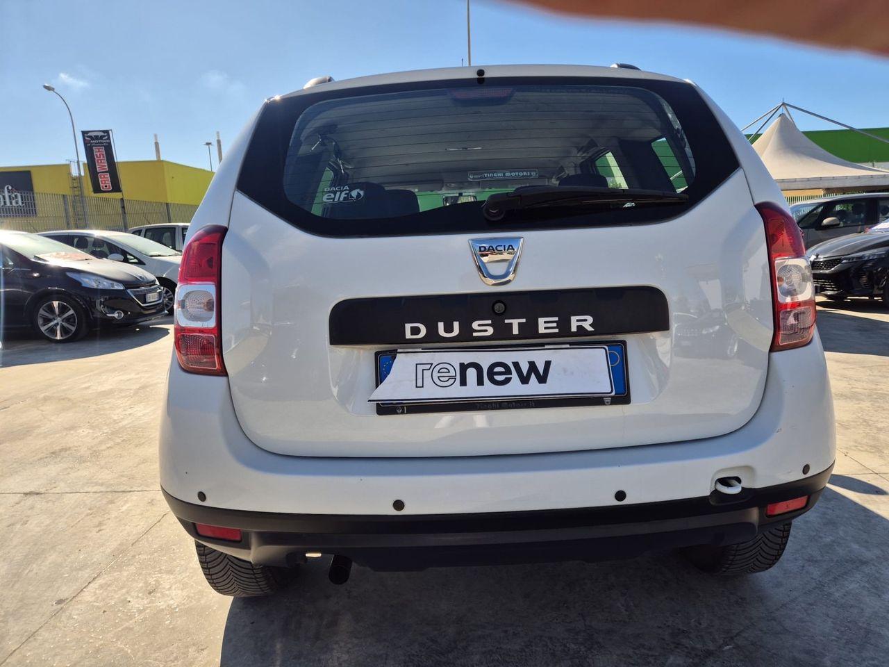 Dacia Duster 2015 — rear view