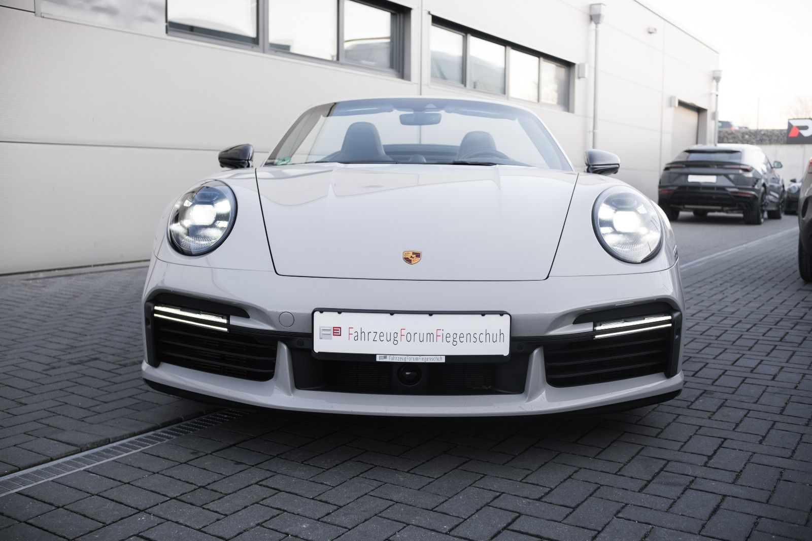 Fahrzeugabbildung Porsche 992/911 Turbo S Cabrio, Lift, Burm., Inno, LED