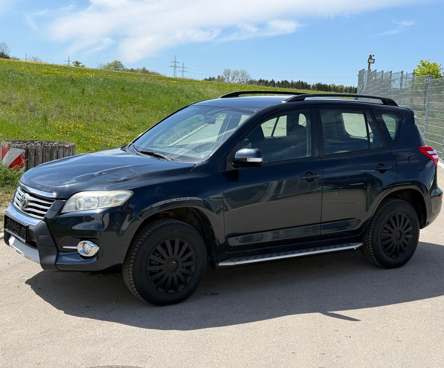 Toyota RAV 4 2.2 D-4D 4x4 *EURO.5*AHK*KLIMA*150.000 KM*