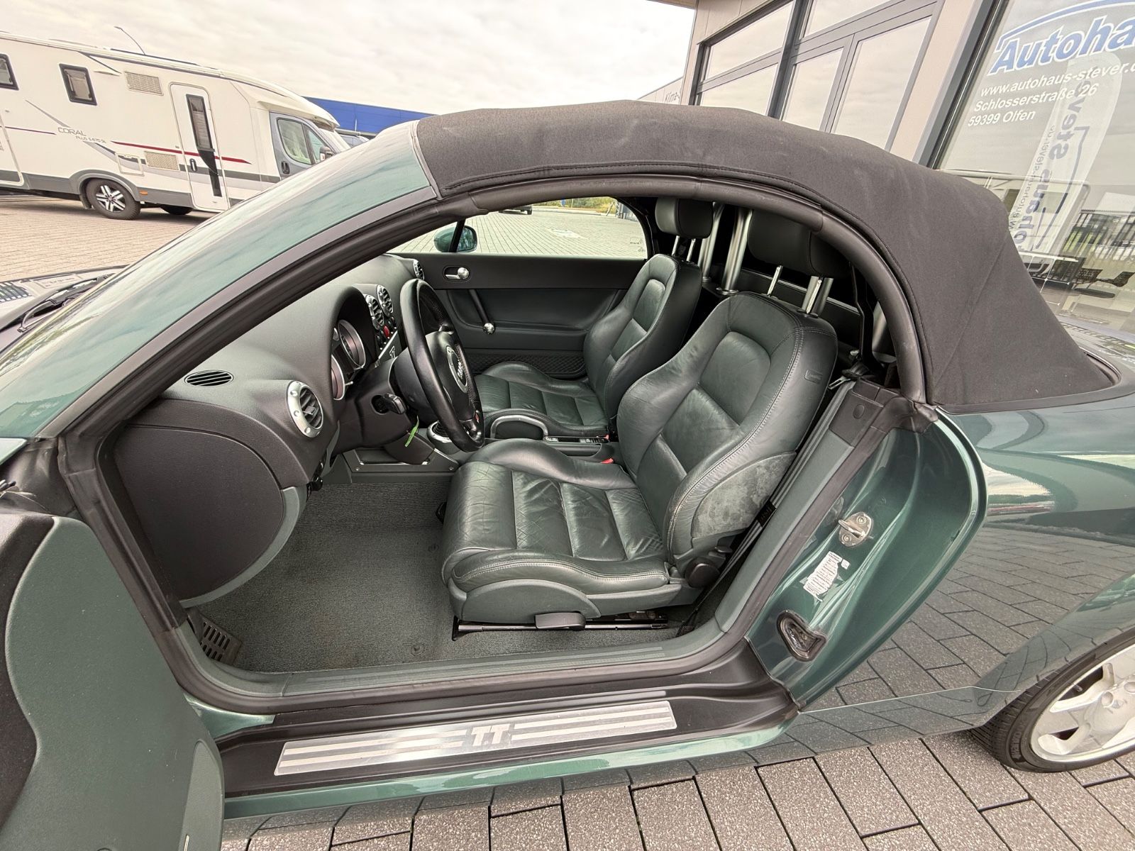 Fahrzeugabbildung Audi TT Roadster 1.8T quattro S-Line CABRIO LEDER SHZ