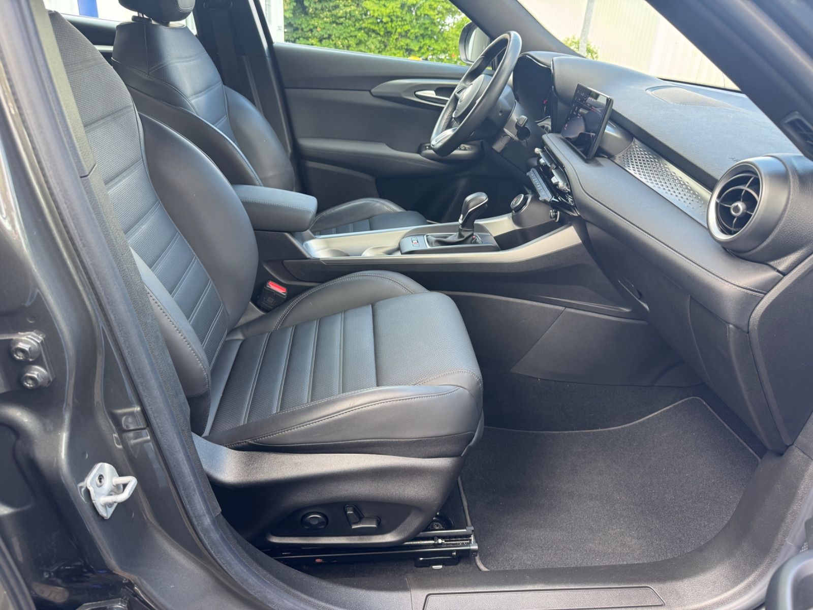 Fahrzeugabbildung Alfa Romeo Tonale Sprint Leder+LED+HarmannKardon+LED+Navi