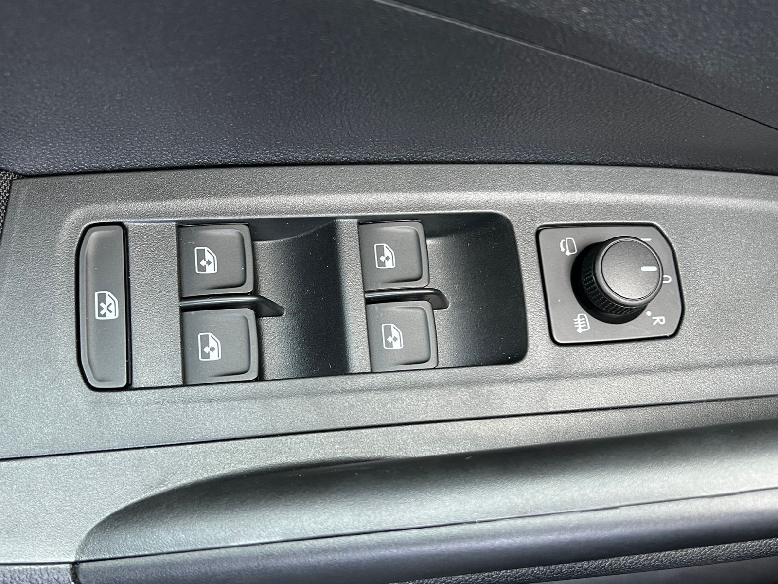 Fahrzeugabbildung SKODA Fabia Selection 1.0 TSI DSG *LED, ACC, 15'-LM*