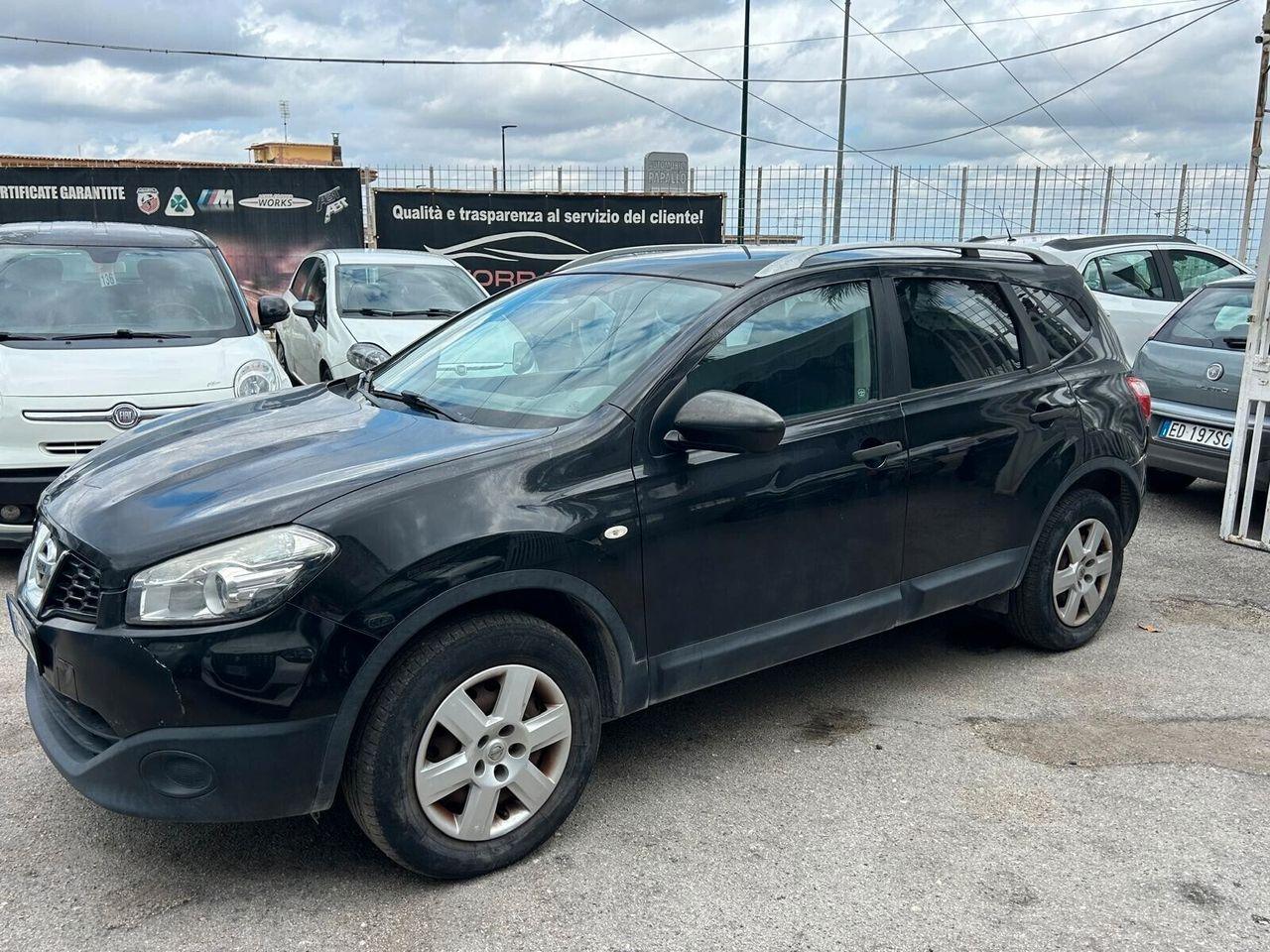 Nissan Qashqai+2 2011 — салон