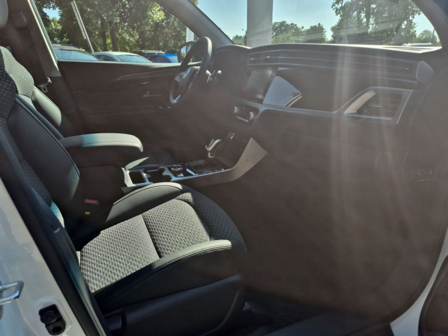 Fahrzeugabbildung KGM Korando 1.5 HUD Navi LED ACC CarPlay SHZ.