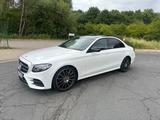 Mercedes-Benz E 300 d Autom. -AMG LINE-NIGHTPAKET-LED HIGHPERF - Mercedes-Benz E 300 mit Diesel-Antrieb: Limousine