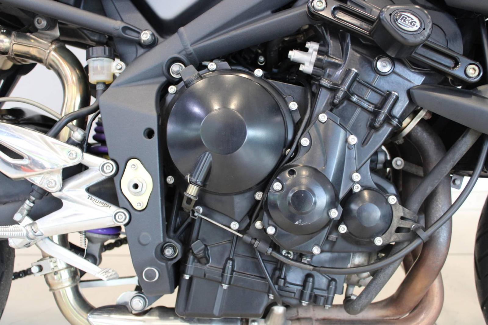 Triumph Street Triple R D67LD + MIVV Auspuff + LED Blink