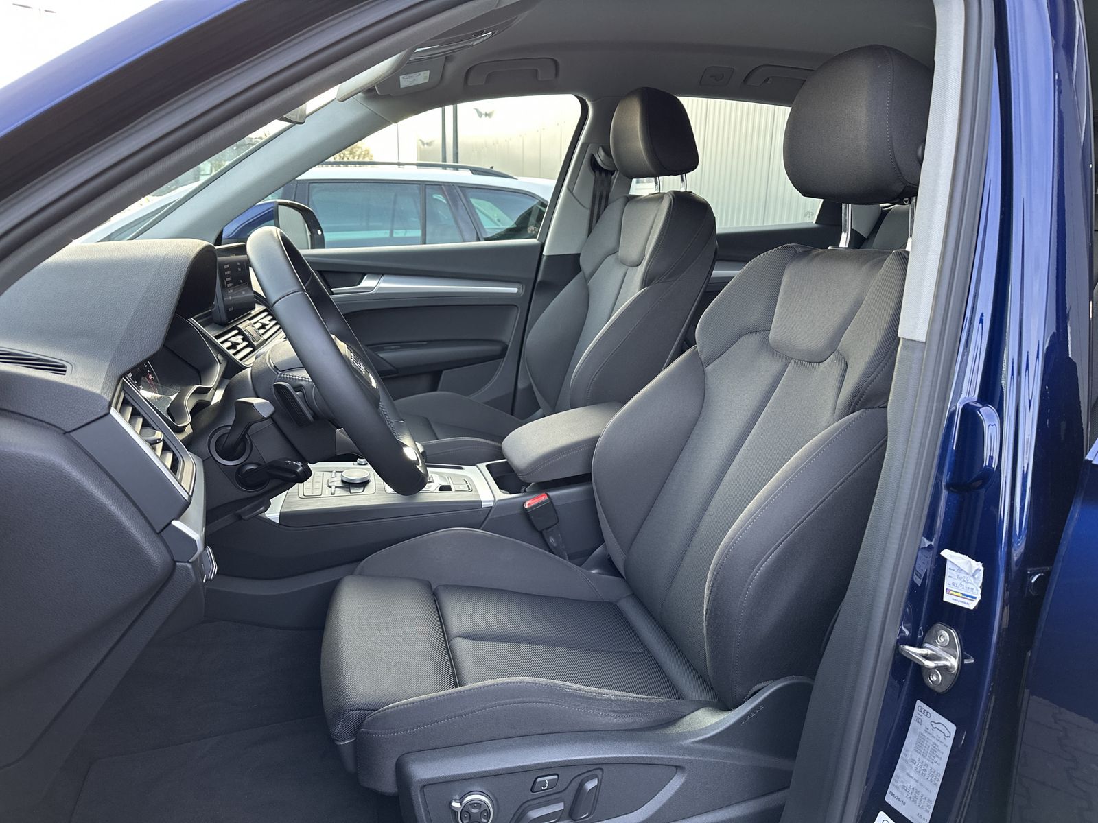 Fahrzeugabbildung Audi Q5 40 TDI Quattro S-Tronic Sport NAV+XEN+18ZO+PP