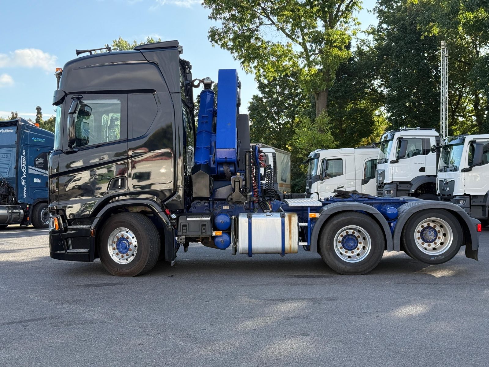Fahrzeugabbildung Scania R580 V8 HMF 3220-K4 Kran Funk 66 t