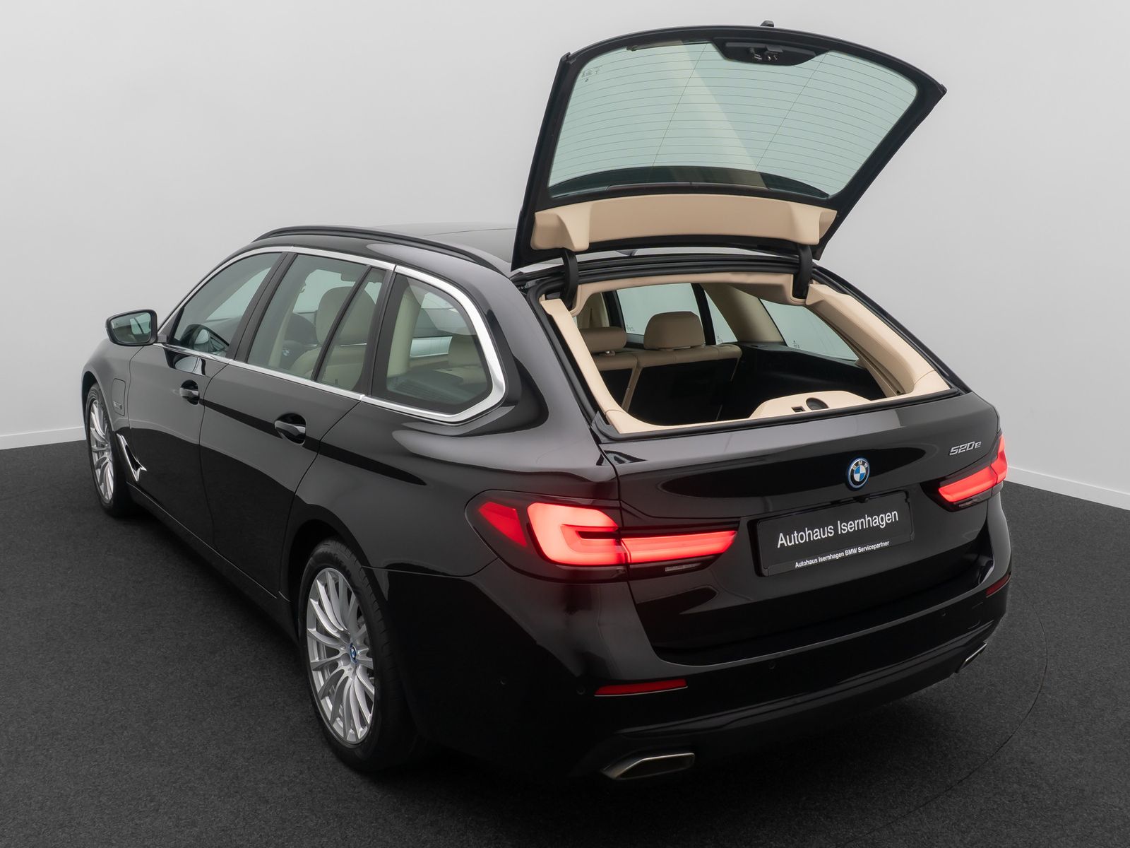 Fahrzeugabbildung BMW 520e Panorama 360°DAB H/K Leder AHK Sport 18Zoll