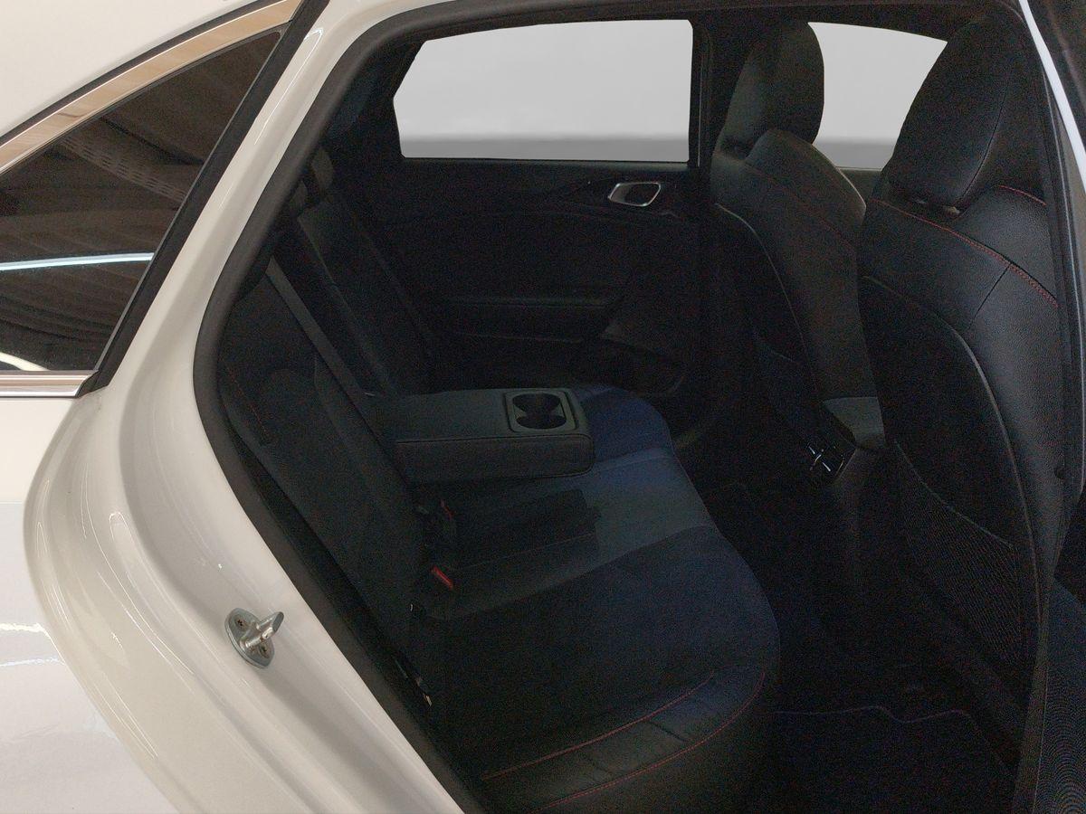 Kia CEED 1.6T GT PANO-DACH+NAVI+LED+KAMERA+SITZHEIZU