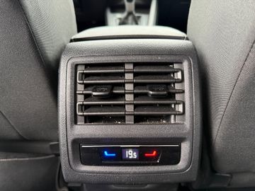 Volkswagen Golf VIII Var. Life+LED+Virt.Cock.+SHZ+L-Hzg+