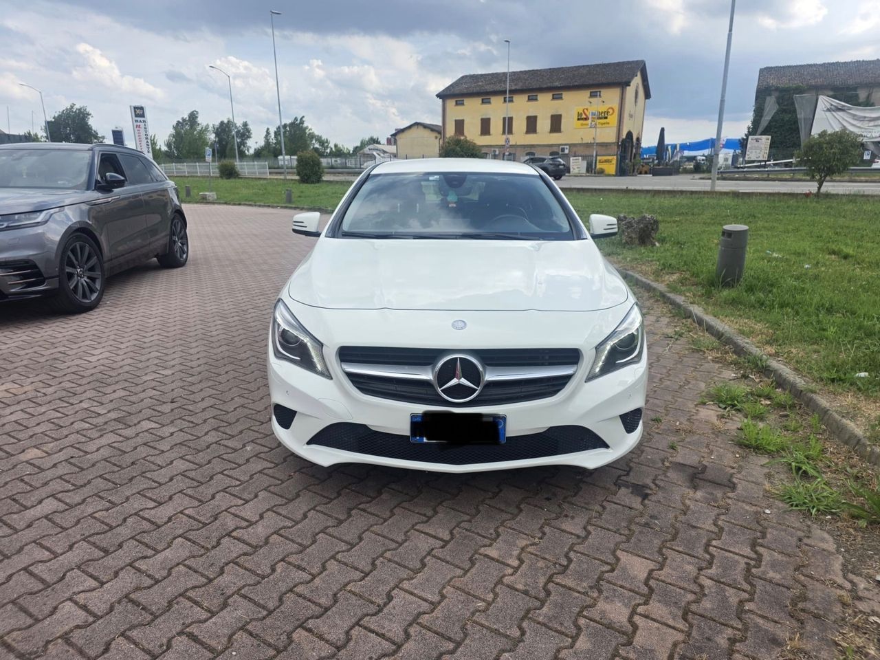 MERCEDES-BENZ CLA 200