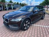 Volvo V60 Cross Country D3 AWD Automat Navi LED Kamera - gebrauchte Volvo V60 Cross Country aus dem Jahr 2020