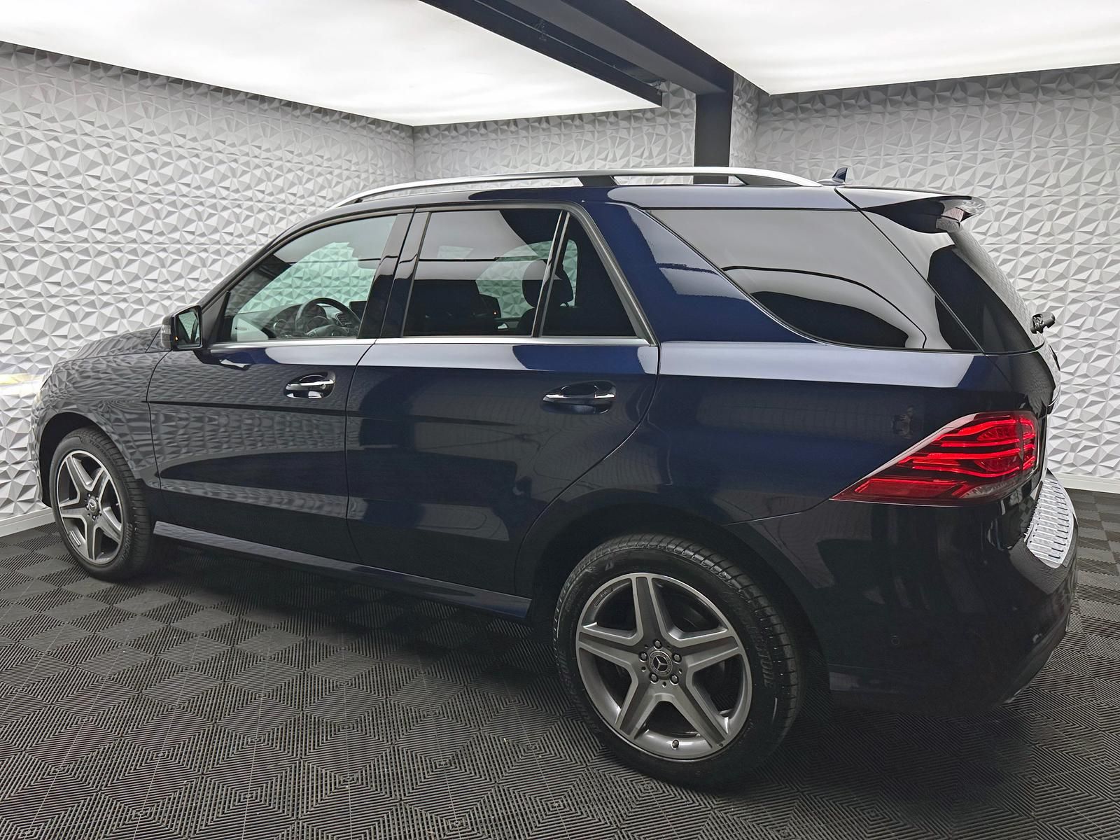 Fahrzeugabbildung Mercedes-Benz GLE 350d AMG/4MATIC/DISTRO/AHK/PANO/KEYL/RCAM/IL